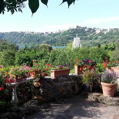 Bed&Breakfast "Fiorella" Sul Lago 카스텔간돌포 외부 사진