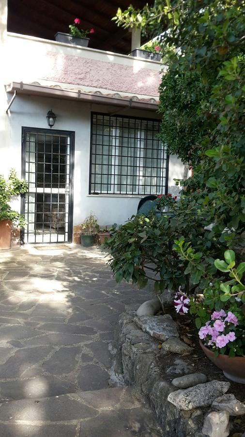 Bed&Breakfast "Fiorella" Sul Lago 카스텔간돌포 외부 사진