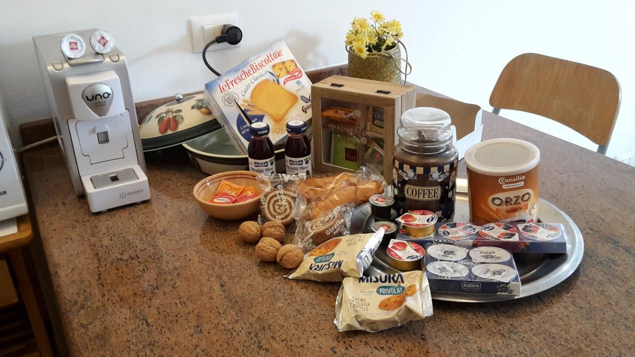 Bed&Breakfast "Fiorella" Sul Lago 카스텔간돌포 외부 사진